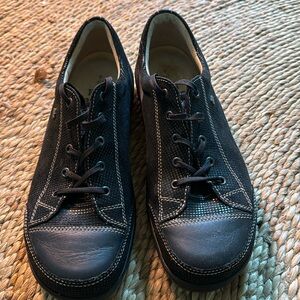 Finn Comfort women’s lace up sneakers